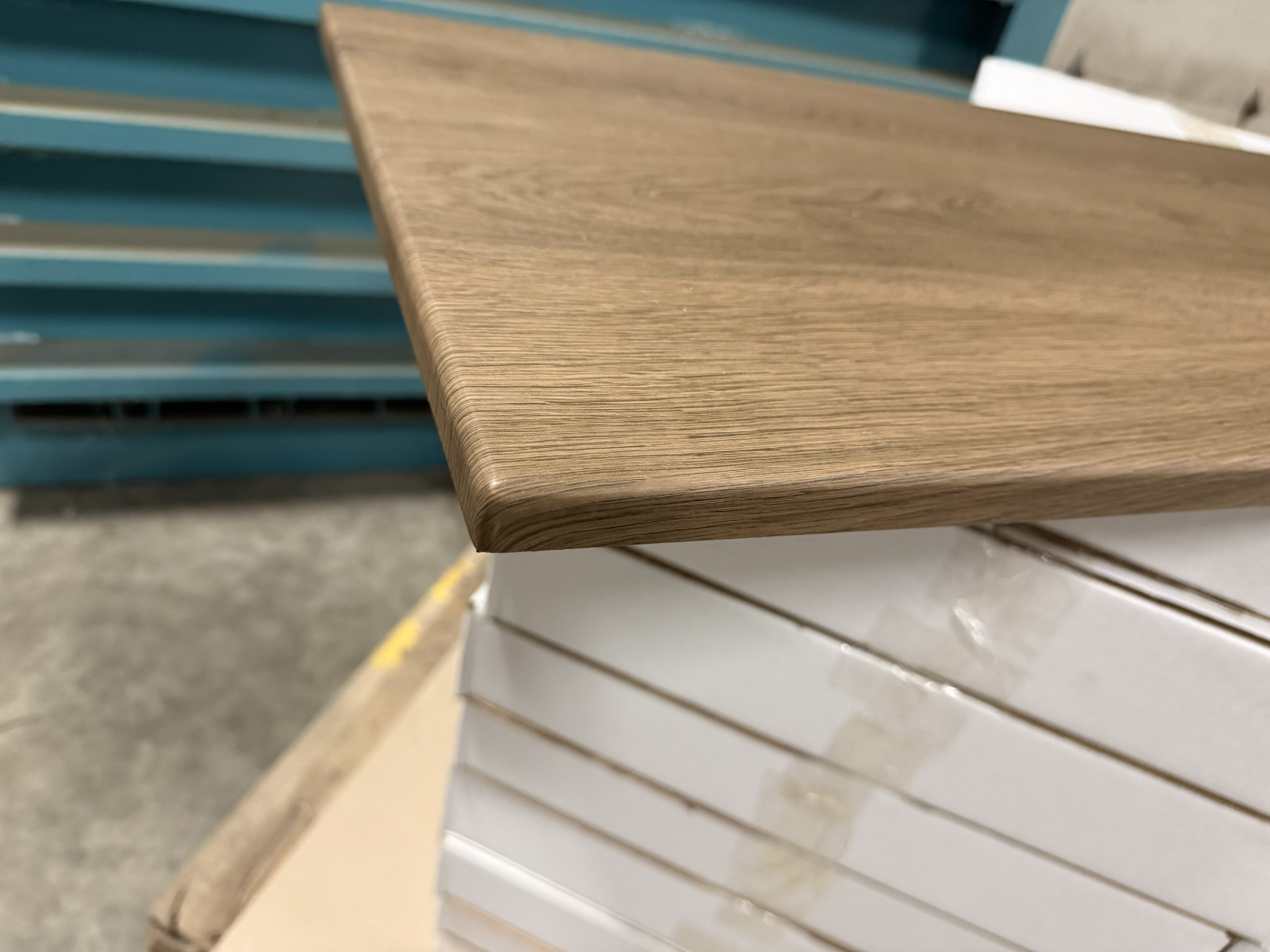 Cabinet door corner close